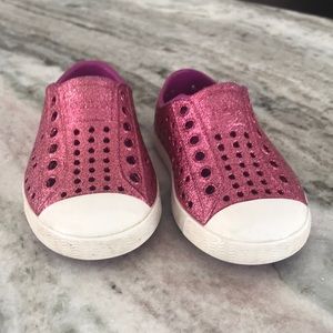 Native shoes.  Origami bling. Infant size 5.